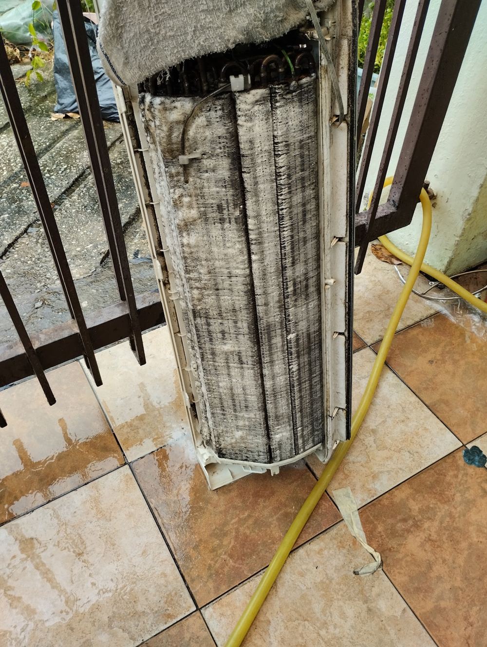 Aircon servicing & chemical wash